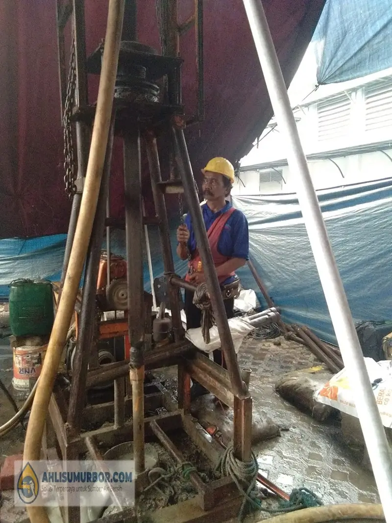 pengeboran sumur bor